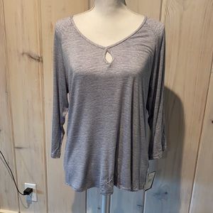 Nuit Rouge 3/4 sleeve top NWT